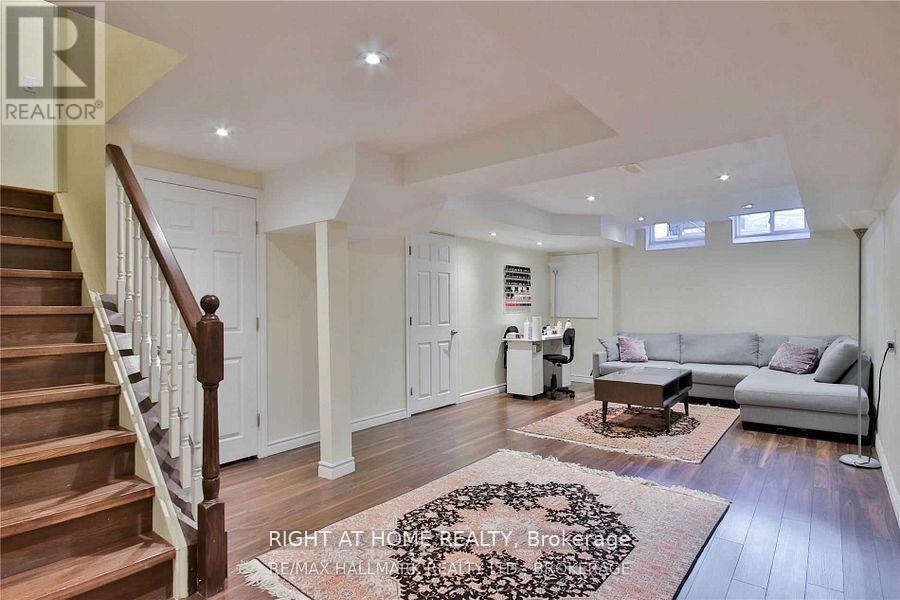 137 Windrow Street, Richmond Hill, Ontario  L4E 4Y4 - Photo 18 - N12608886