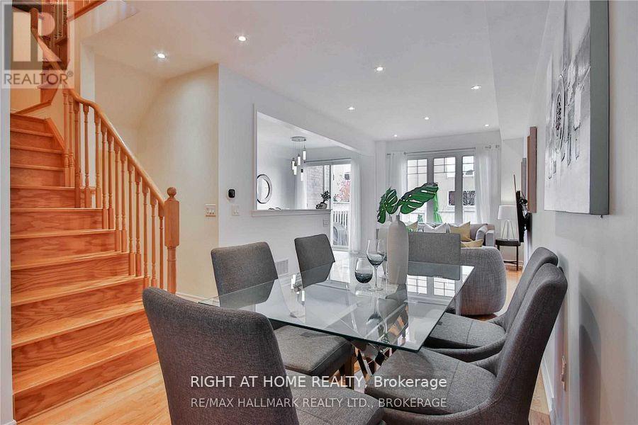 137 Windrow Street, Richmond Hill, Ontario  L4E 4Y4 - Photo 3 - N12608886