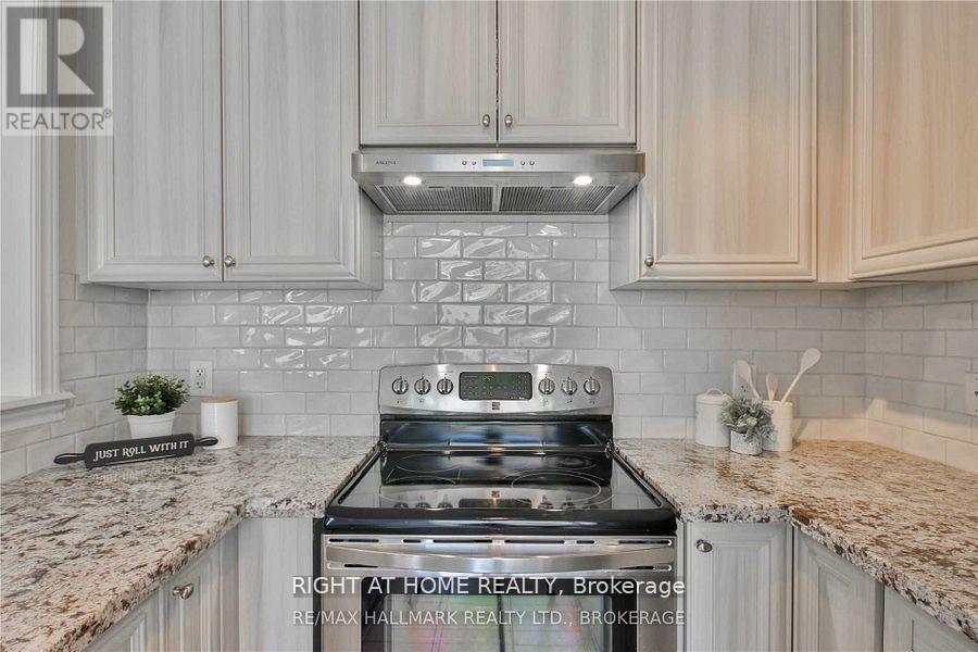 137 Windrow Street, Richmond Hill, Ontario  L4E 4Y4 - Photo 9 - N12608886