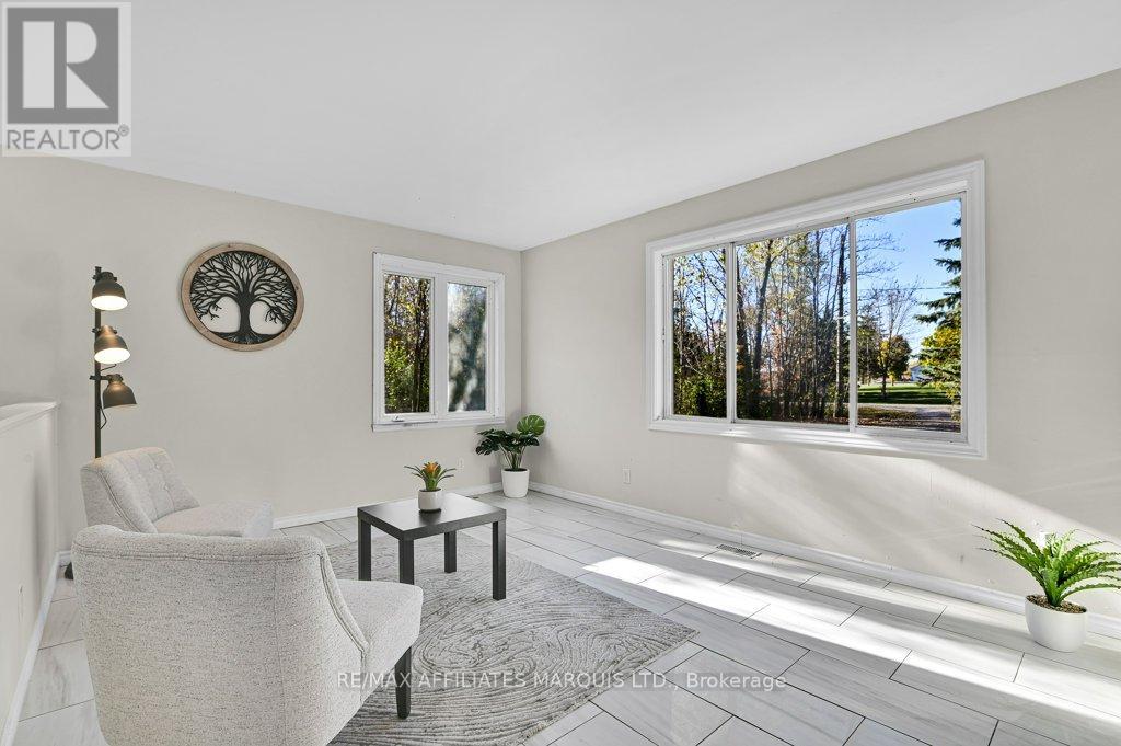 21450 Concession 10 Road, South Glengarry, Ontario K0C 1A0 - Photo 4 - X12462124