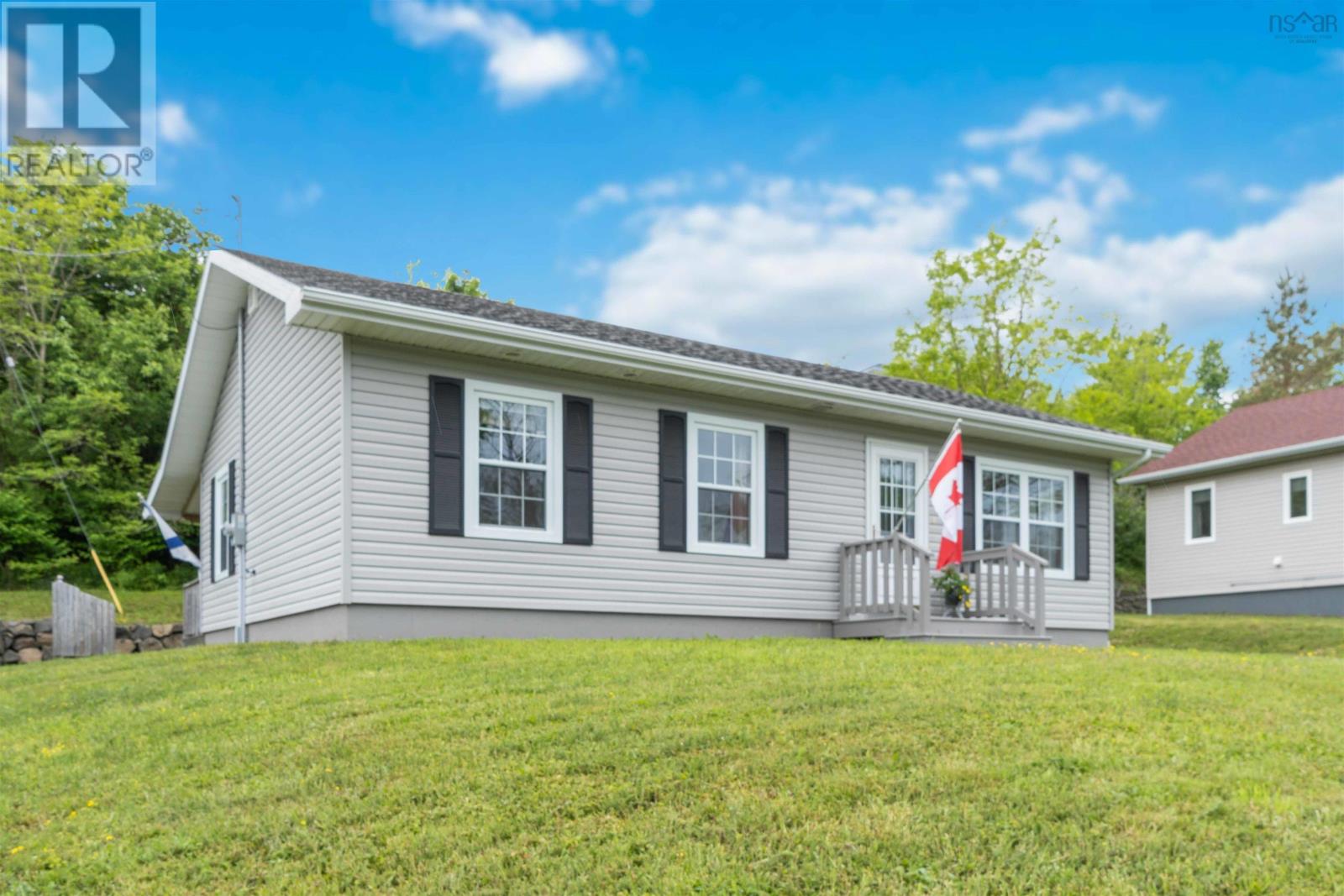 101 Second Avenue, Digby, Nova Scotia B0V 1A0 - Photo 3 - 202519505