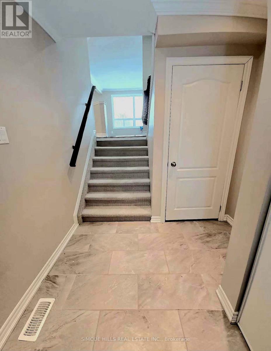 12 Lankin Boulevard, Orillia, Ontario  L3V 6T2 - Photo 2 - S12608742