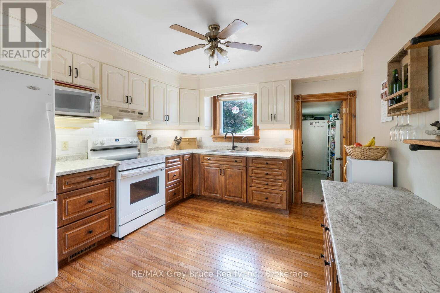 13 King Street, Brockton, Ontario  N0G 1J0 - Photo 11 - X12608924