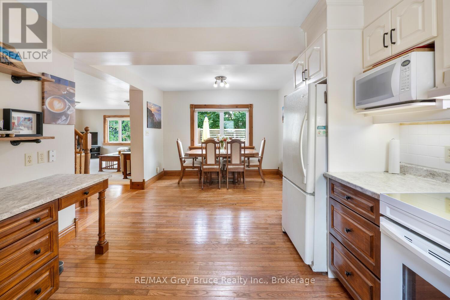 13 King Street, Brockton, Ontario  N0G 1J0 - Photo 12 - X12608924