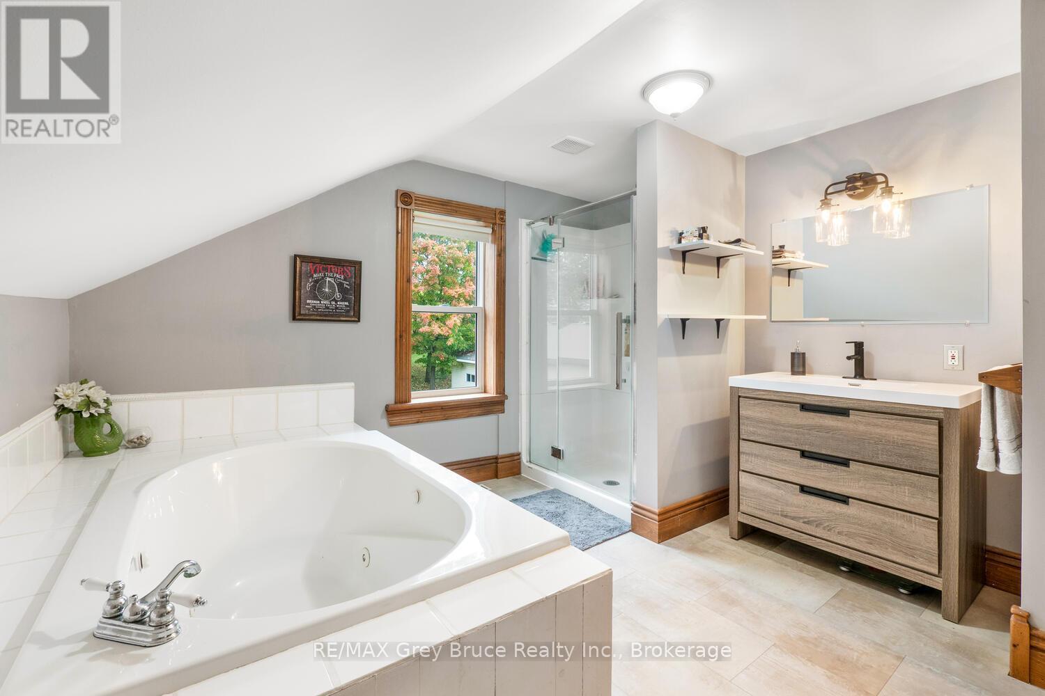 13 King Street, Brockton, Ontario  N0G 1J0 - Photo 26 - X12608924