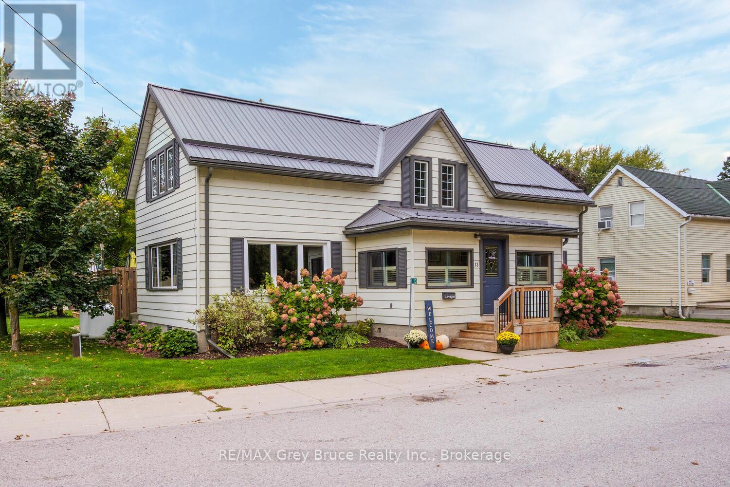 13 King Street, Brockton, Ontario  N0G 1J0 - Photo 3 - X12608924