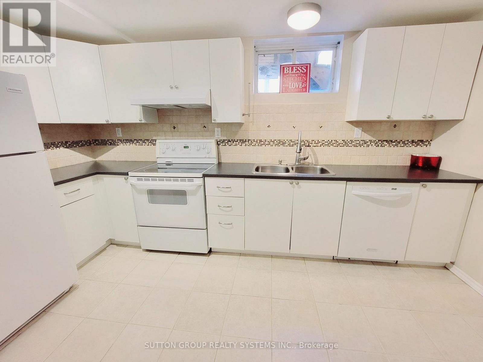 Bsmt - 62 Laidlaw Drive, Barrie, Ontario  L4N 7W2 - Photo 8 - S12597282