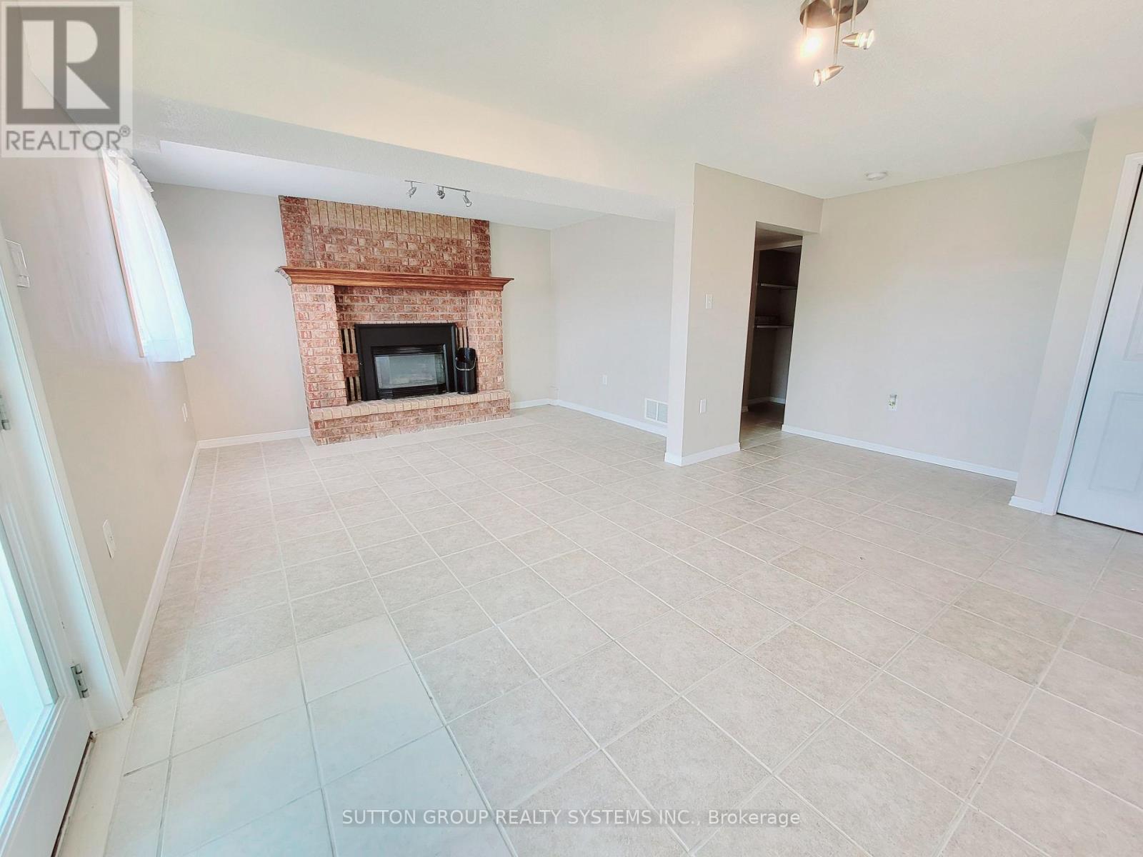 Bsmt - 62 Laidlaw Drive, Barrie, Ontario  L4N 7W2 - Photo 3 - S12597282