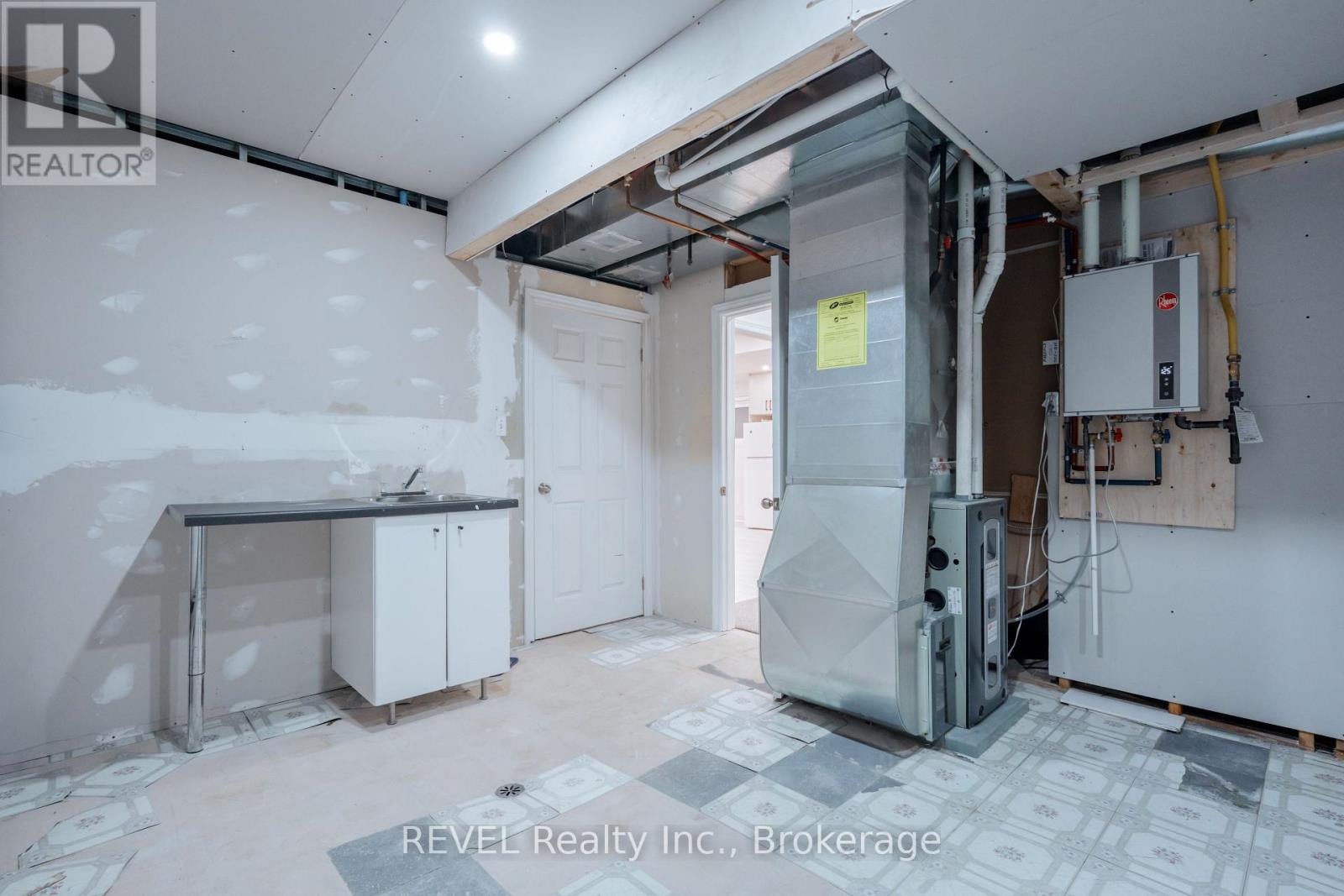 8172 Harvest Crescent, Niagara Falls, Ontario  L2H 3G4 - Photo 36 - X12608904