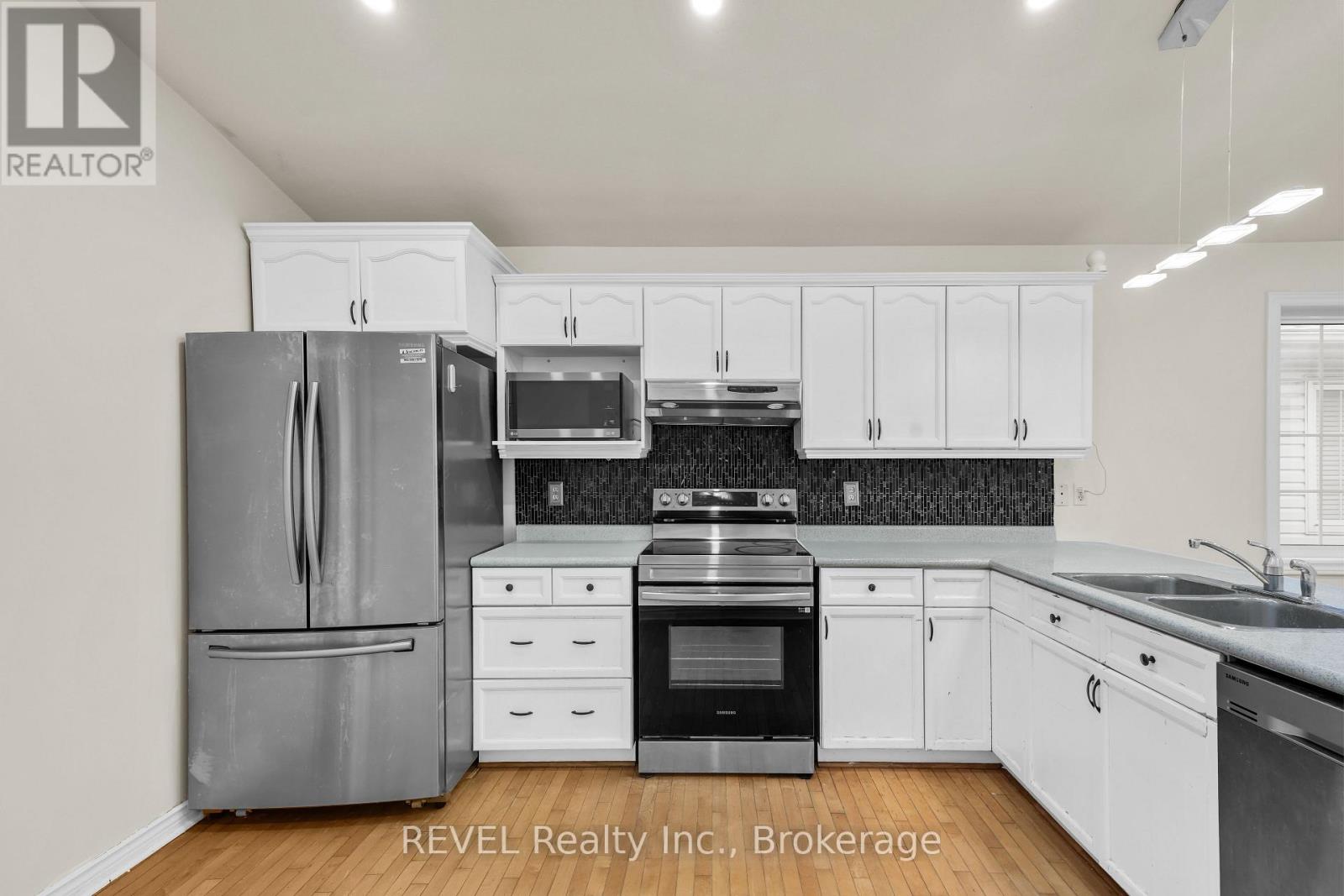 8172 Harvest Crescent, Niagara Falls, Ontario  L2H 3G4 - Photo 9 - X12608904