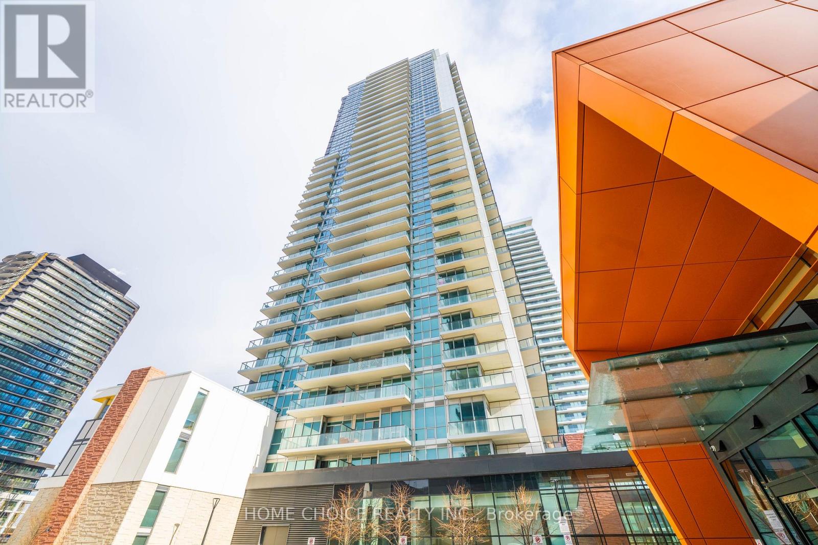 95 Mcmahon Drive, Toronto, Ontario  M2K 0H2 - Photo 2 - C12608928