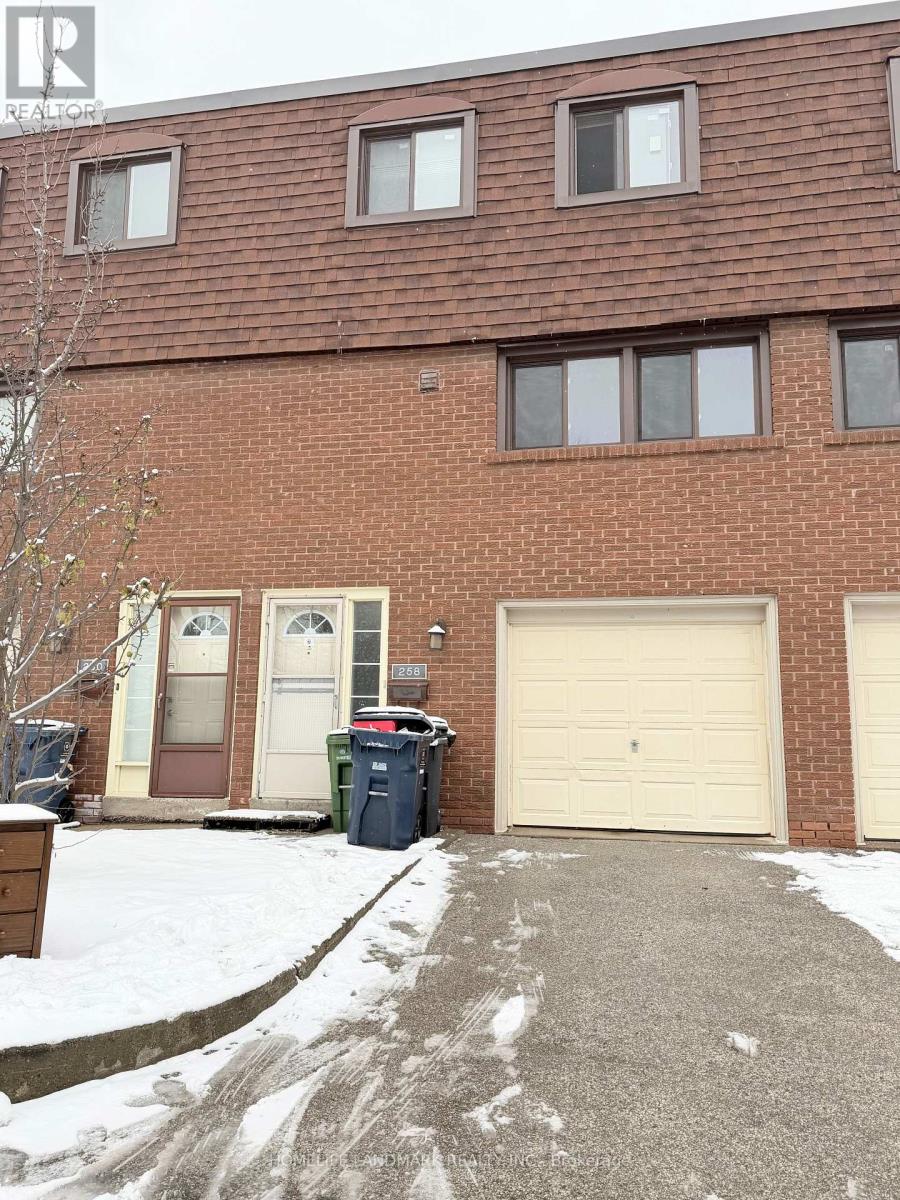 258 Sprucewood Court, Toronto (L'amoreaux), Ontario  M1W 1P7 - Photo 1 - E12608908
