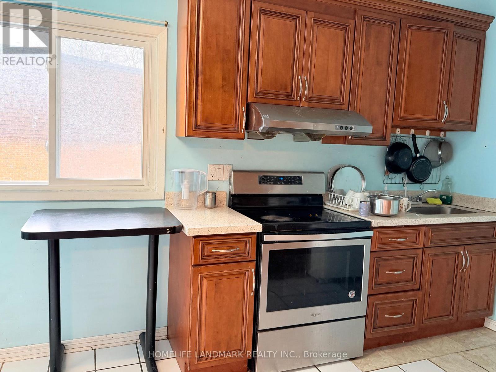 258 Sprucewood Court, Toronto (L'amoreaux), Ontario  M1W 1P7 - Photo 2 - E12608908