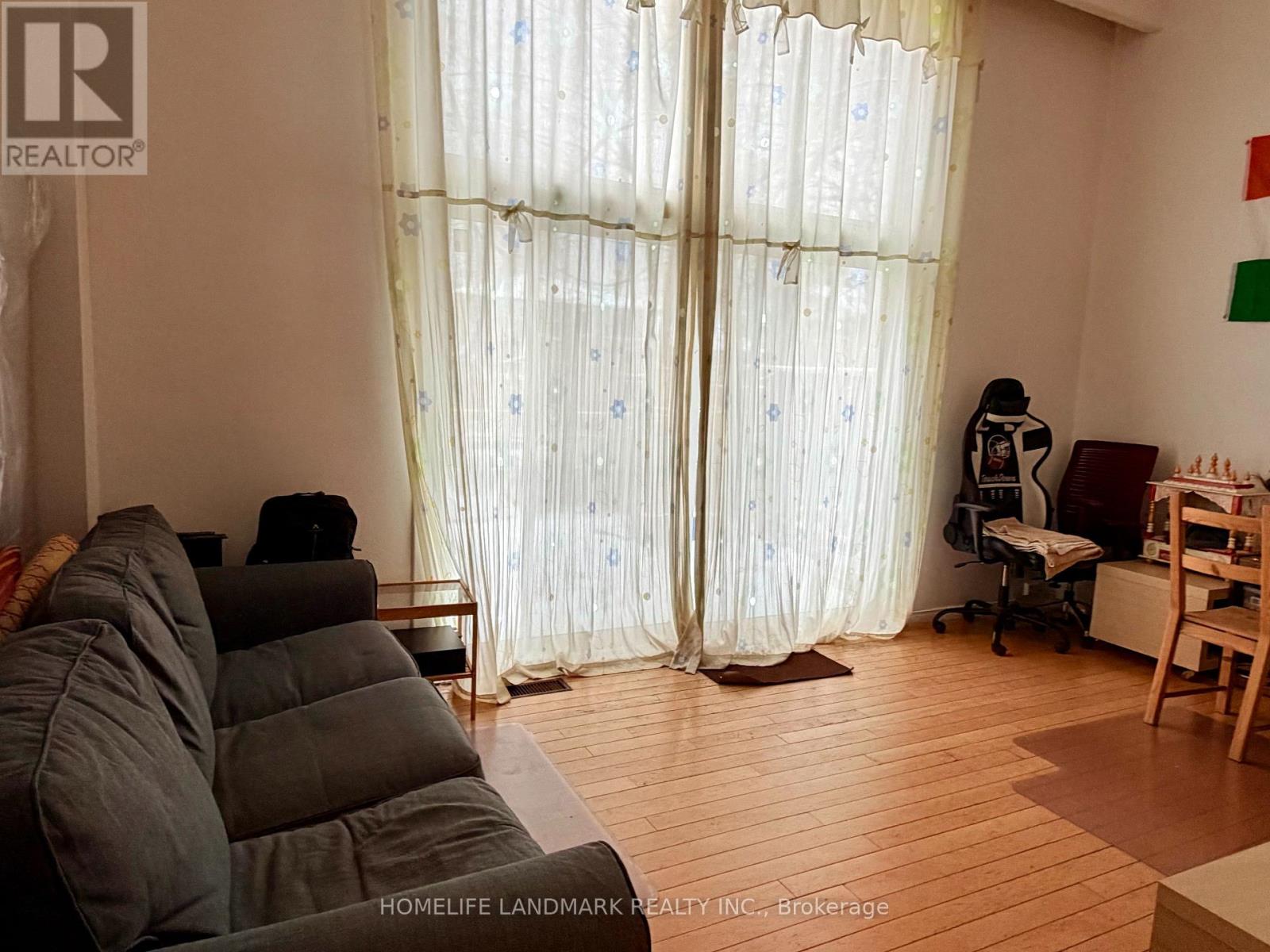 258 Sprucewood Court, Toronto (L'amoreaux), Ontario  M1W 1P7 - Photo 7 - E12608908