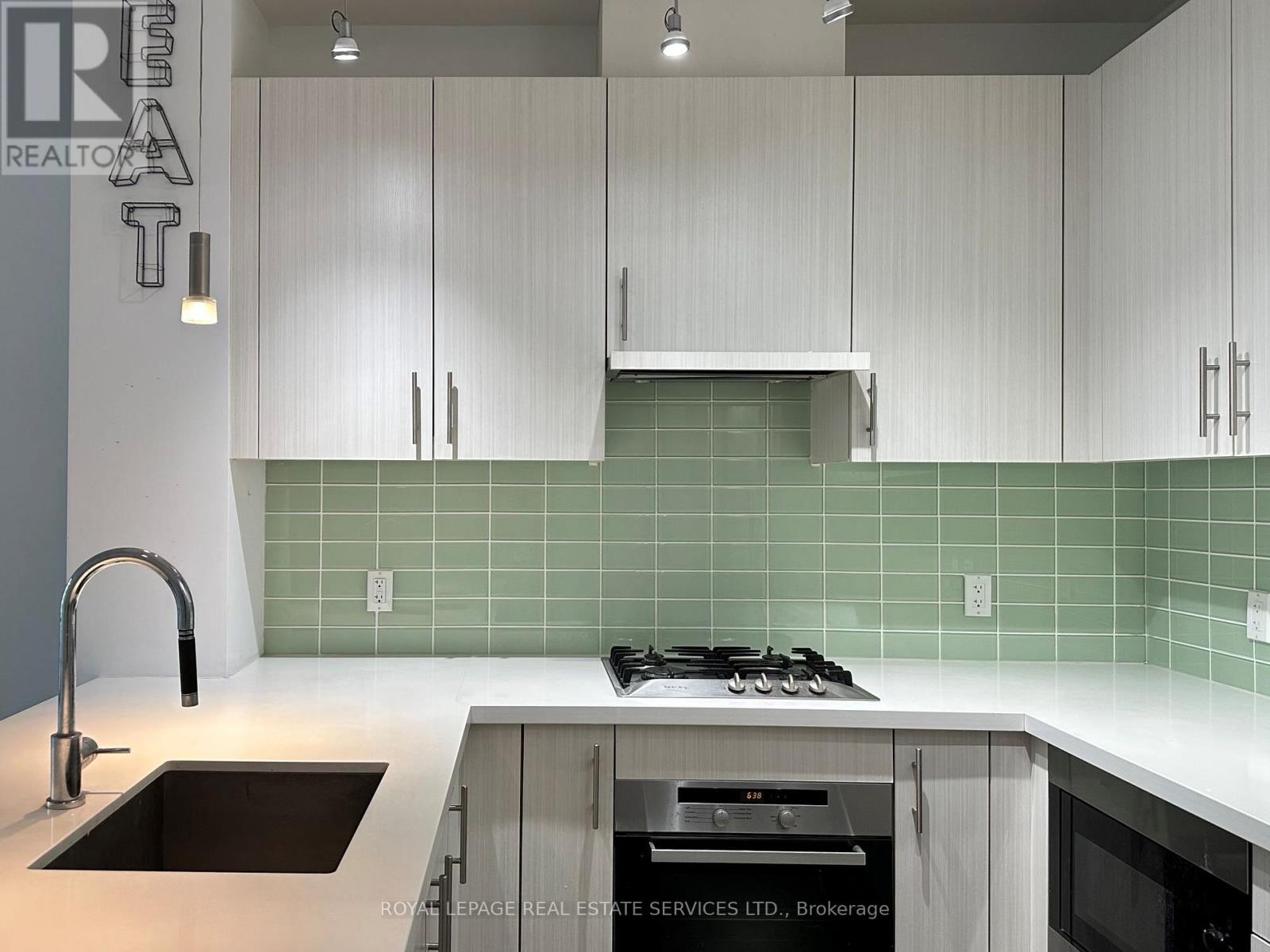 818 - 39 Queens Quay E, Toronto, Ontario  M5E 0A5 - Photo 7 - C12608444