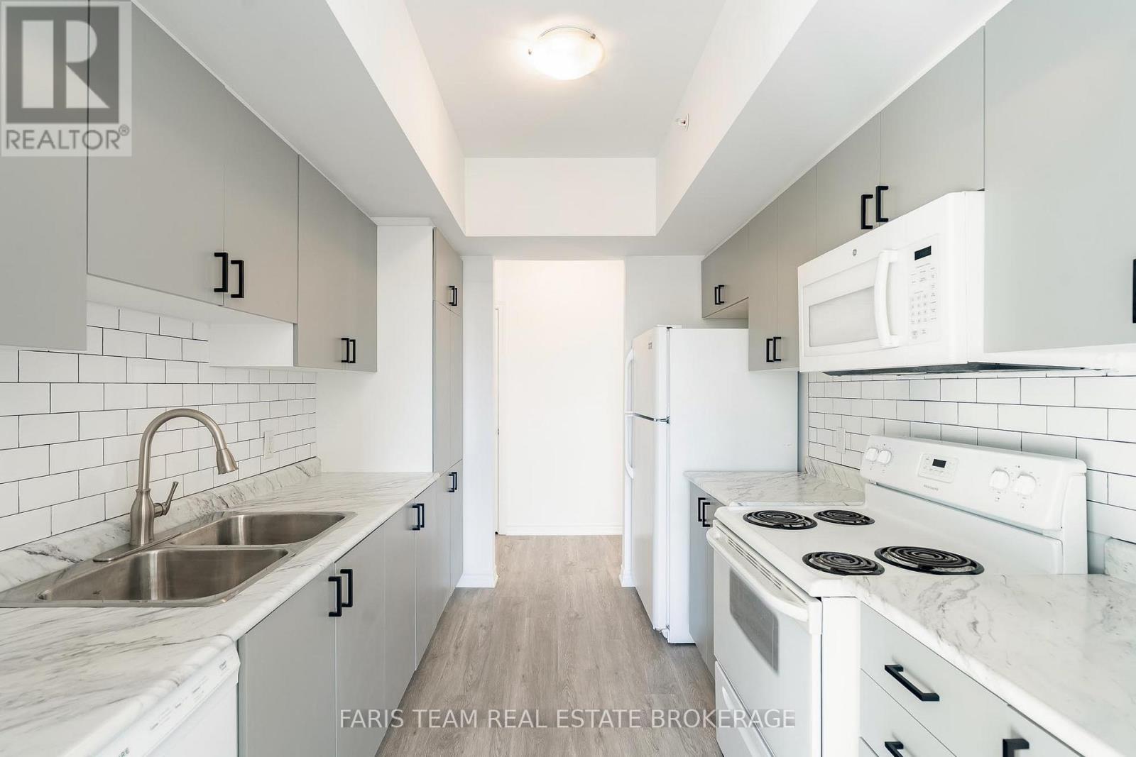 402 - 100 Dean Avenue, Barrie, Ontario L9J 0H1 - Photo 9 - S12581196