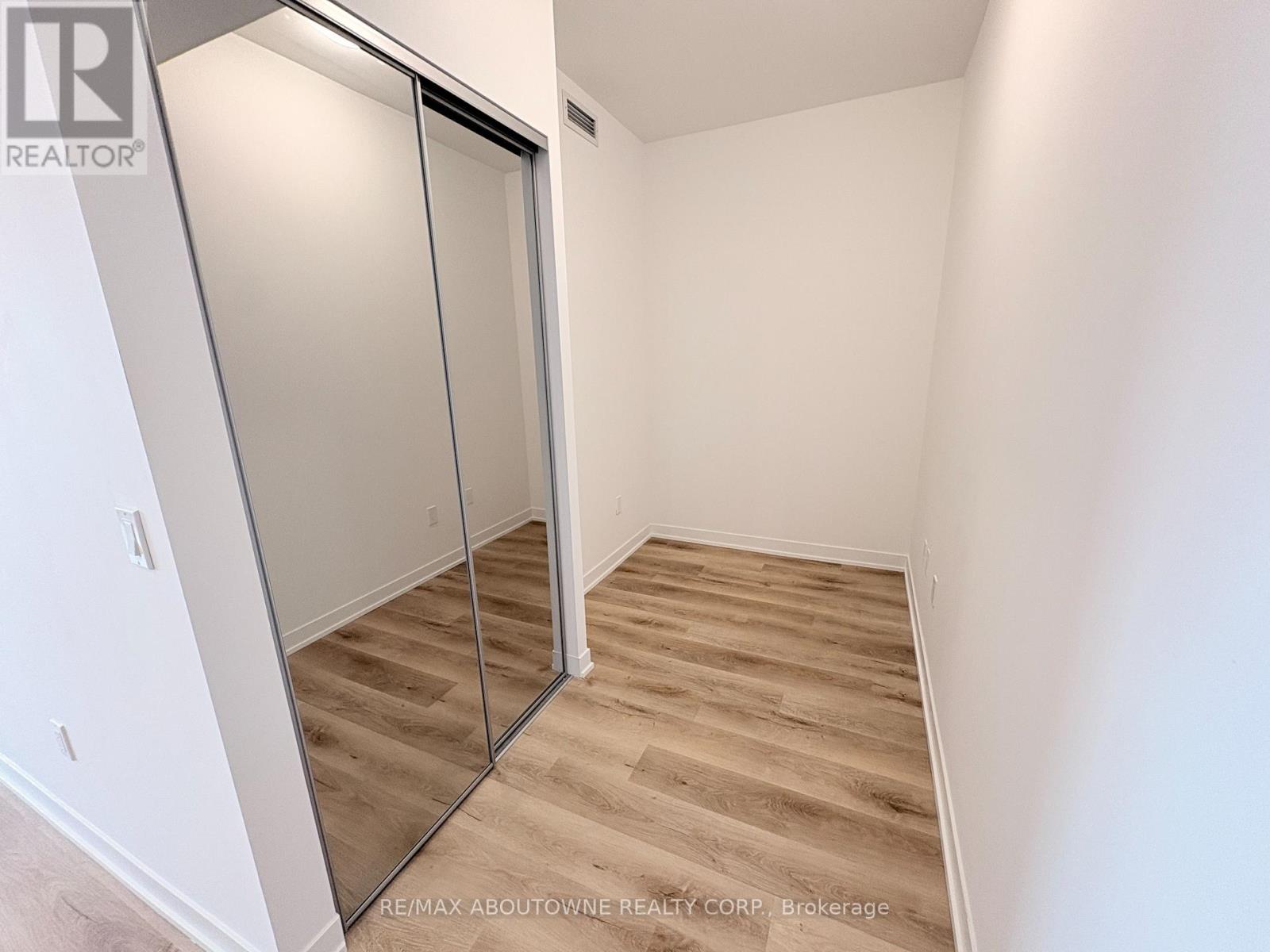 706 - 474 Caldari Road, Vaughan, Ontario  L4K 0R5 - Photo 3 - N12608902