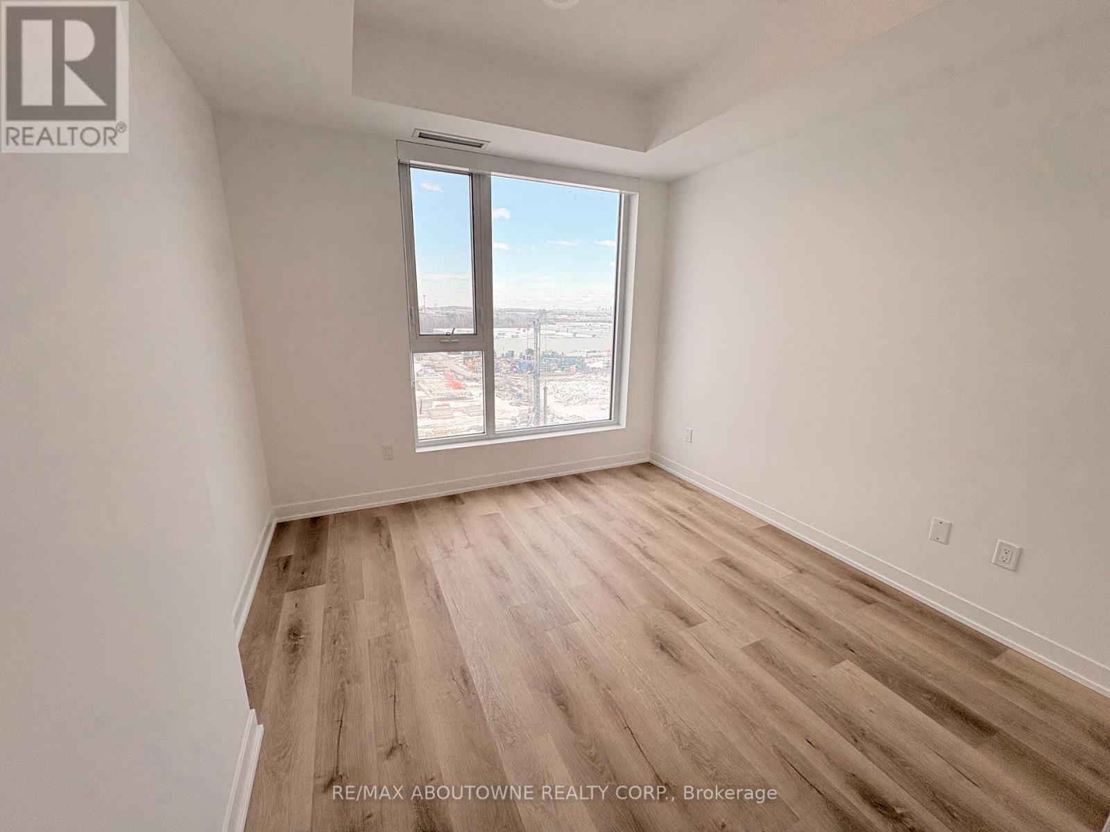 706 - 474 Caldari Road, Vaughan, Ontario  L4K 0R5 - Photo 9 - N12608902