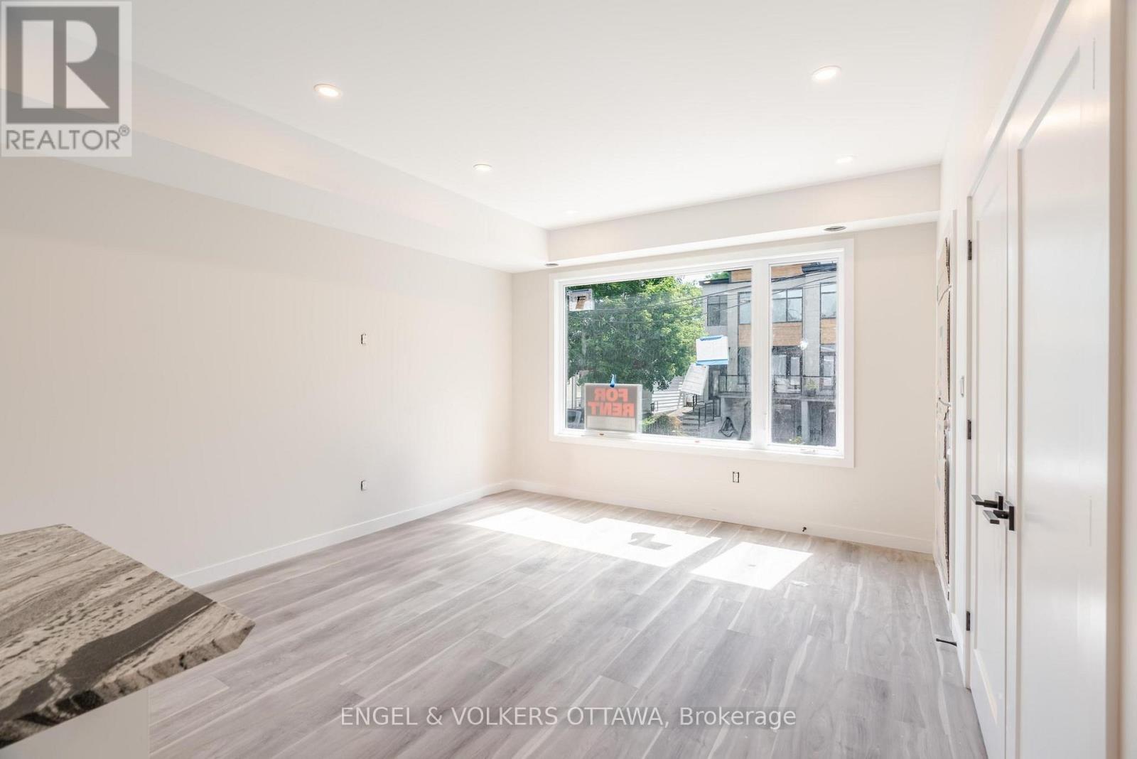 A - 195 Hopewell Avenue, Ottawa, Ontario  K1S 2Z4 - Photo 6 - X12362677