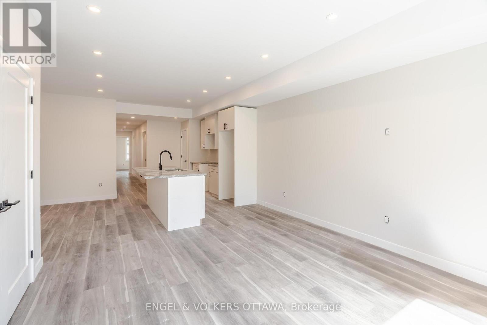 A - 195 Hopewell Avenue, Ottawa, Ontario  K1S 2Z4 - Photo 7 - X12362677