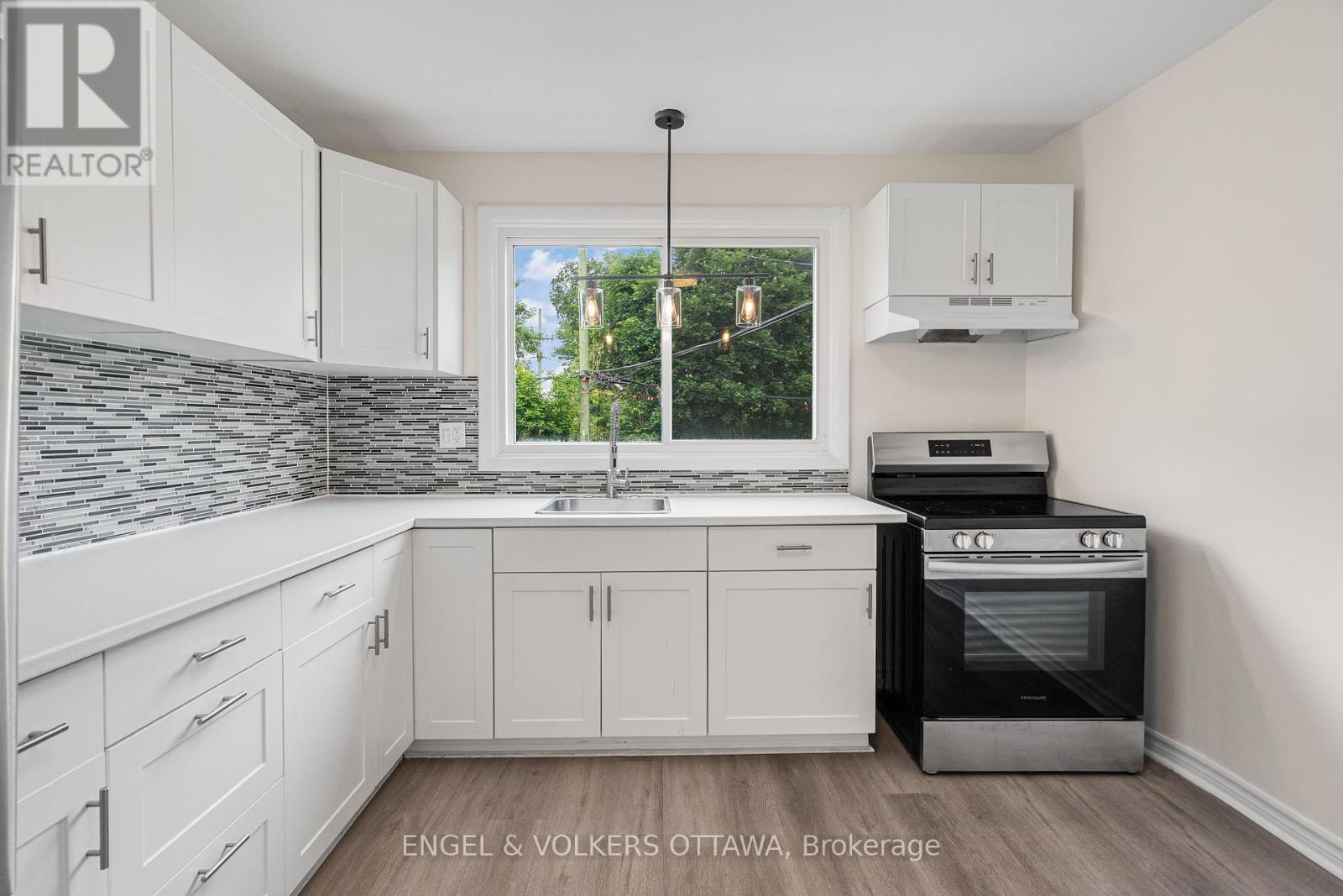 2726-2728 Colman Street, Ottawa, Ontario  K1V 8J9 - Photo 12 - X12471258