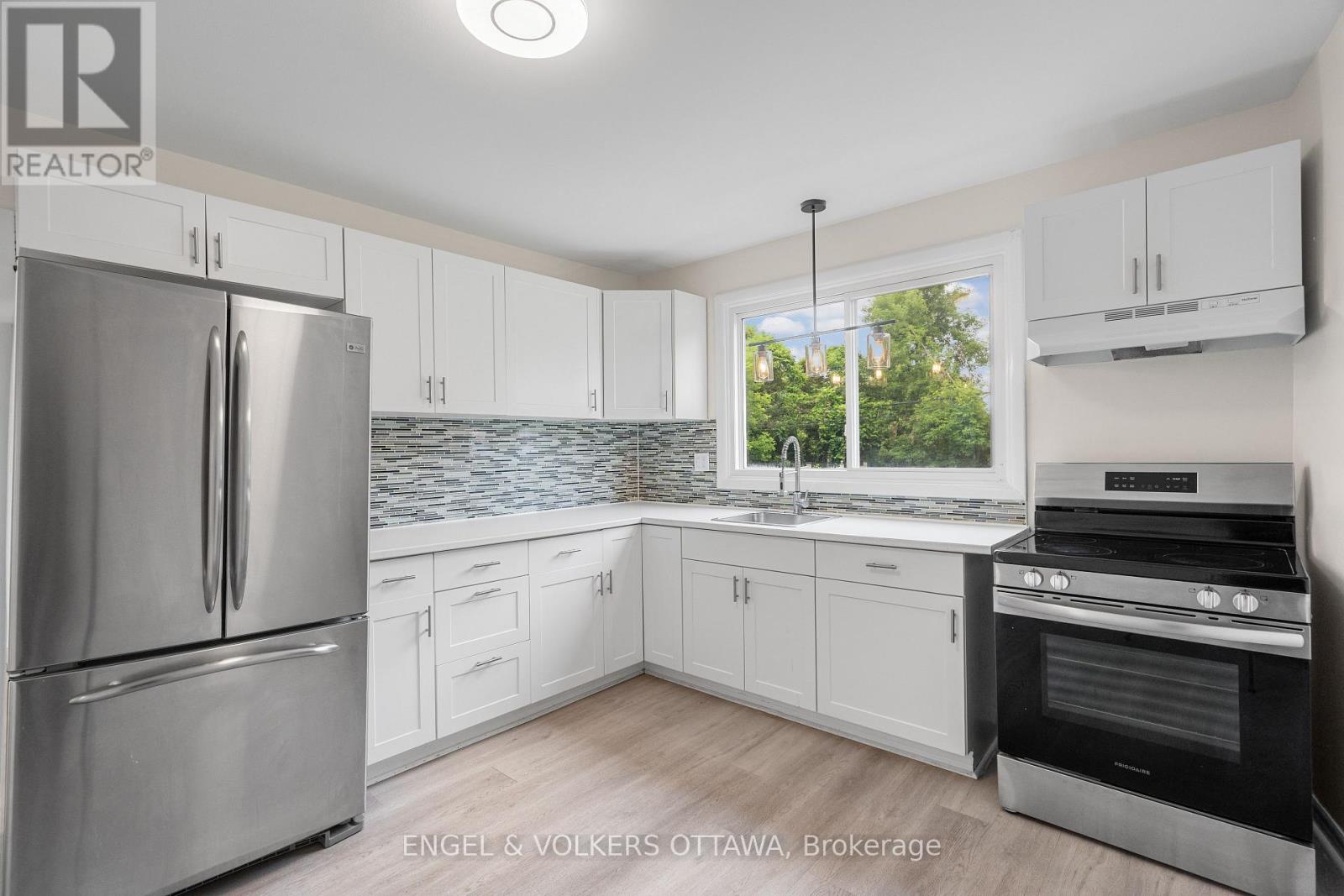 2726-2728 Colman Street, Ottawa, Ontario  K1V 8J9 - Photo 15 - X12471258