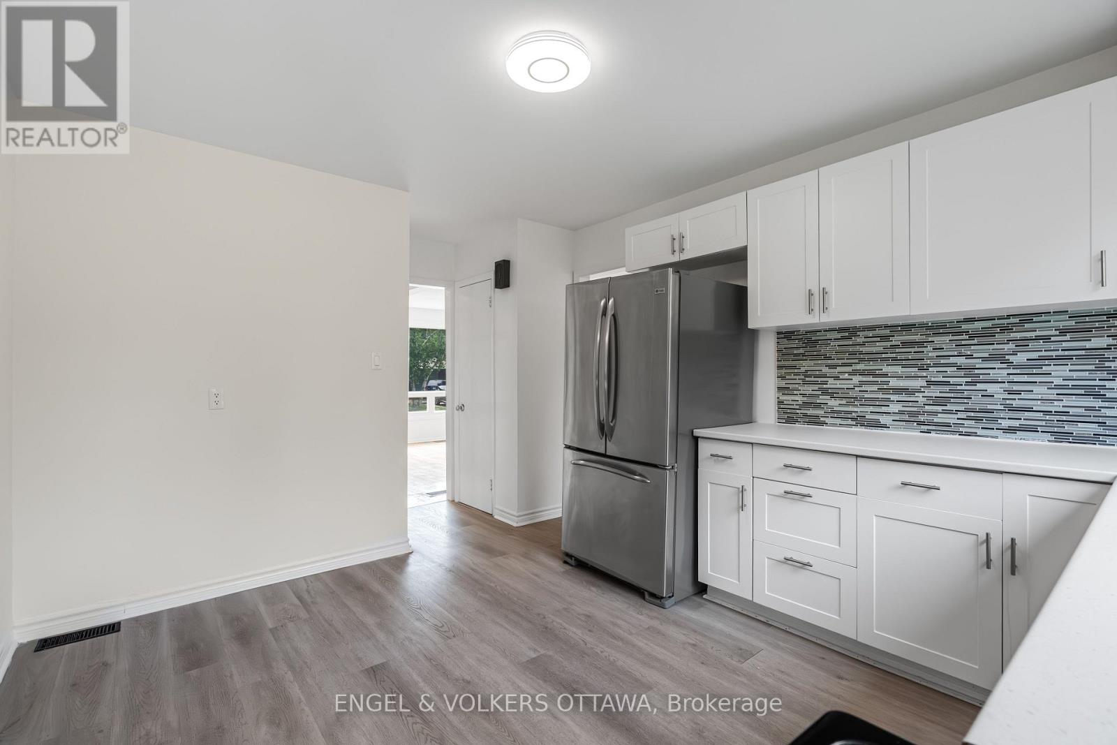 2726-2728 Colman Street, Ottawa, Ontario  K1V 8J9 - Photo 17 - X12471258