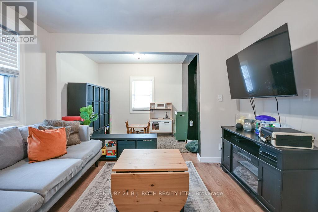 9920 County 10 Road, Clearview, Ontario  L0M 1N0 - Photo 6 - S12608914