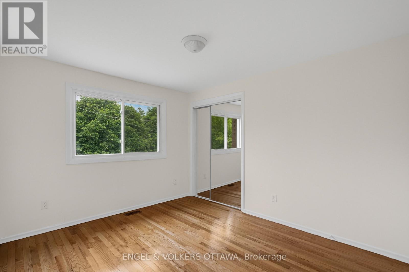 2726-2728 Colman Street, Ottawa, Ontario  K1V 8J9 - Photo 30 - X12471258