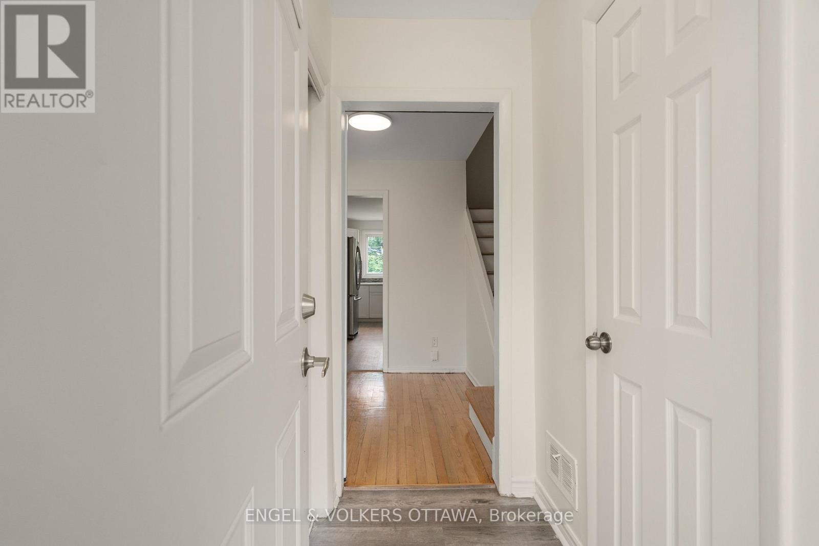 2726-2728 Colman Street, Ottawa, Ontario  K1V 8J9 - Photo 3 - X12471258