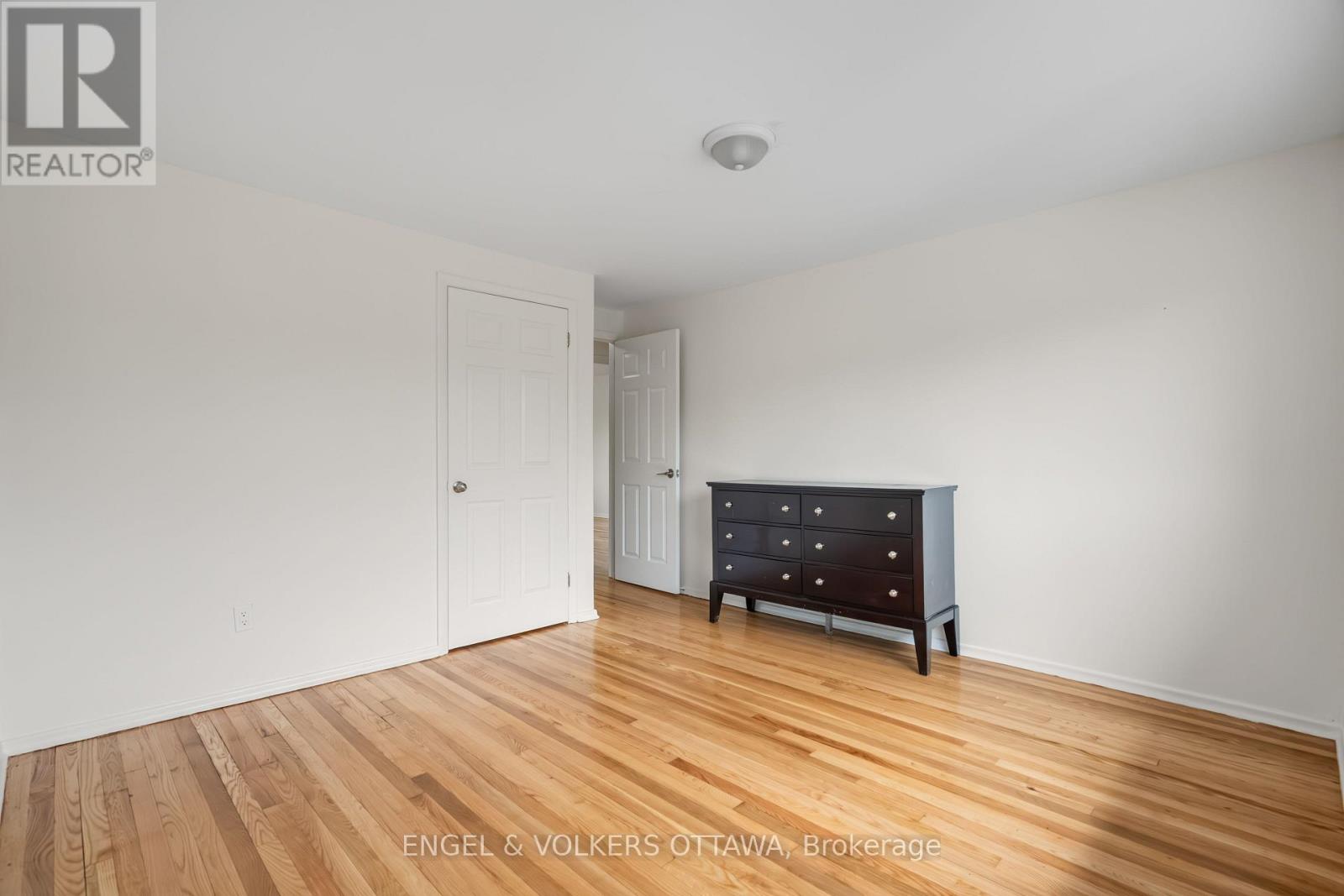 2726-2728 Colman Street, Ottawa, Ontario  K1V 8J9 - Photo 34 - X12471258