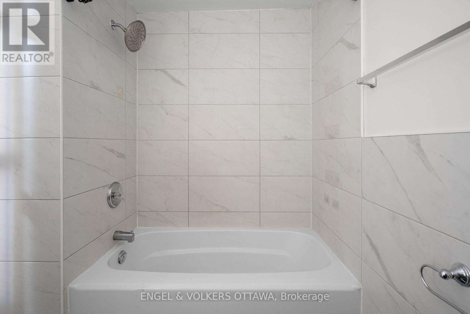 2726-2728 Colman Street, Ottawa, Ontario  K1V 8J9 - Photo 37 - X12471258