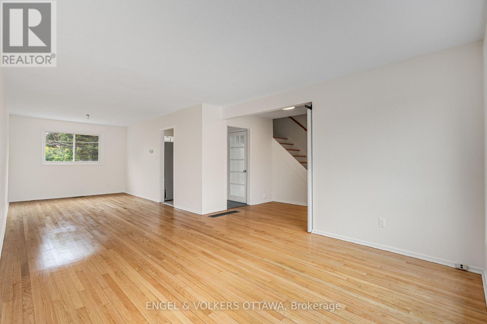 2726-2728 Colman Street, Ottawa, Ontario  K1V 8J9 - Photo 7 - X12471258