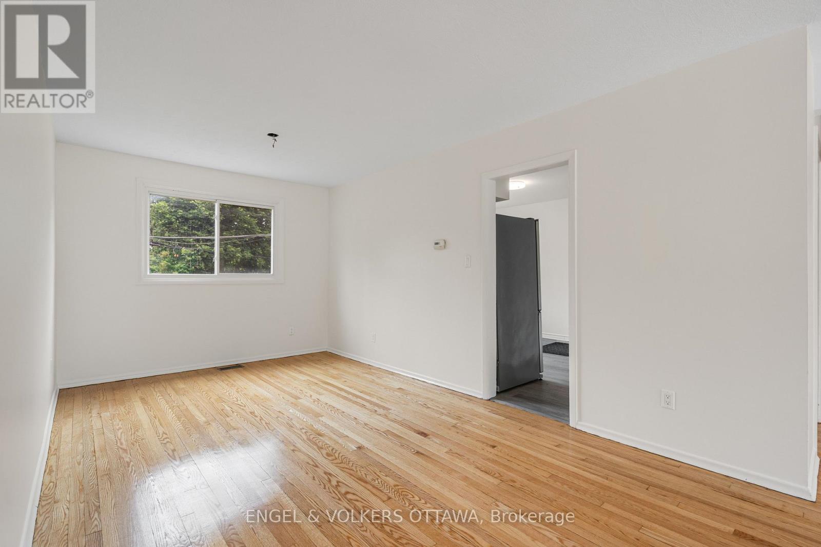 2726-2728 Colman Street, Ottawa, Ontario  K1V 8J9 - Photo 9 - X12471258