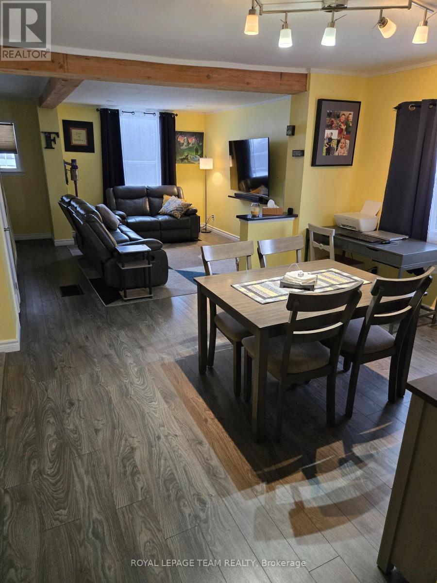 189 Napoleon Street S, Carleton Place, Ontario  K7C 2W8 - Photo 11 - X12596722