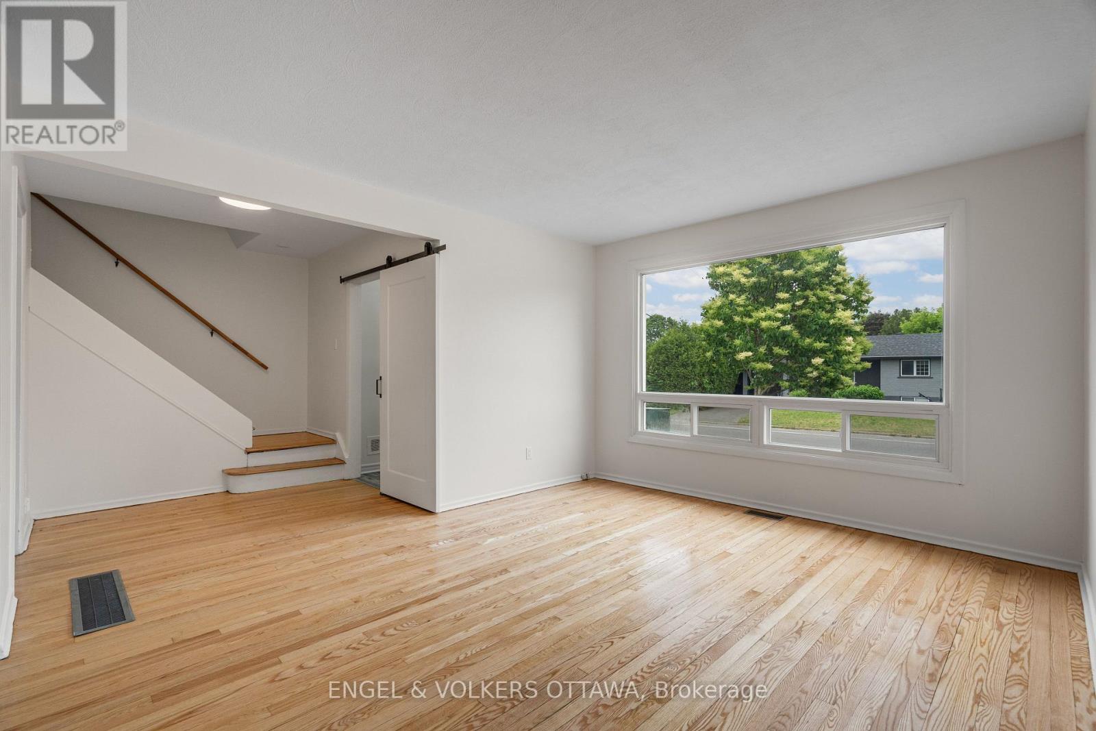 2726-2728 Colman Street, Ottawa, Ontario  K1V 8J9 - Photo 6 - X12471258