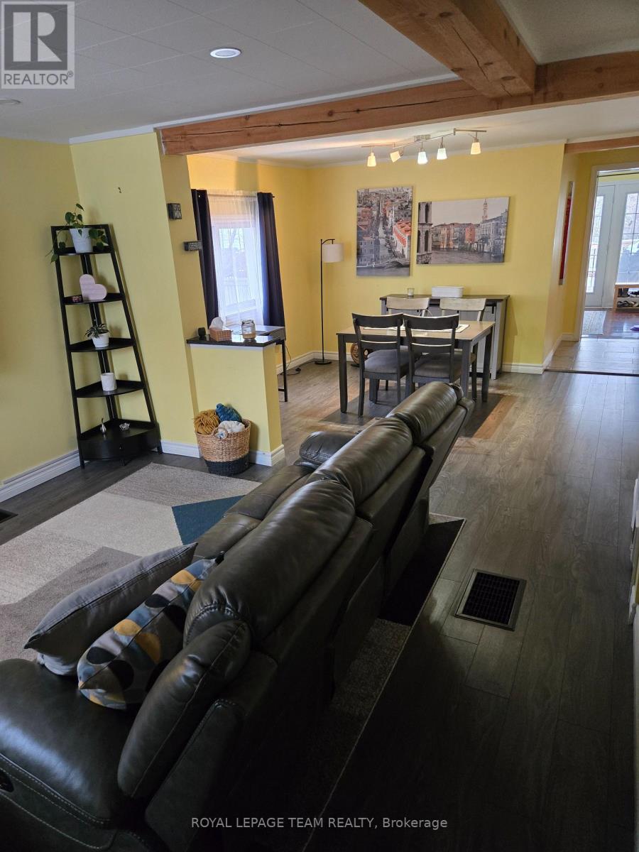 189 Napoleon Street S, Carleton Place, Ontario  K7C 2W8 - Photo 12 - X12596722