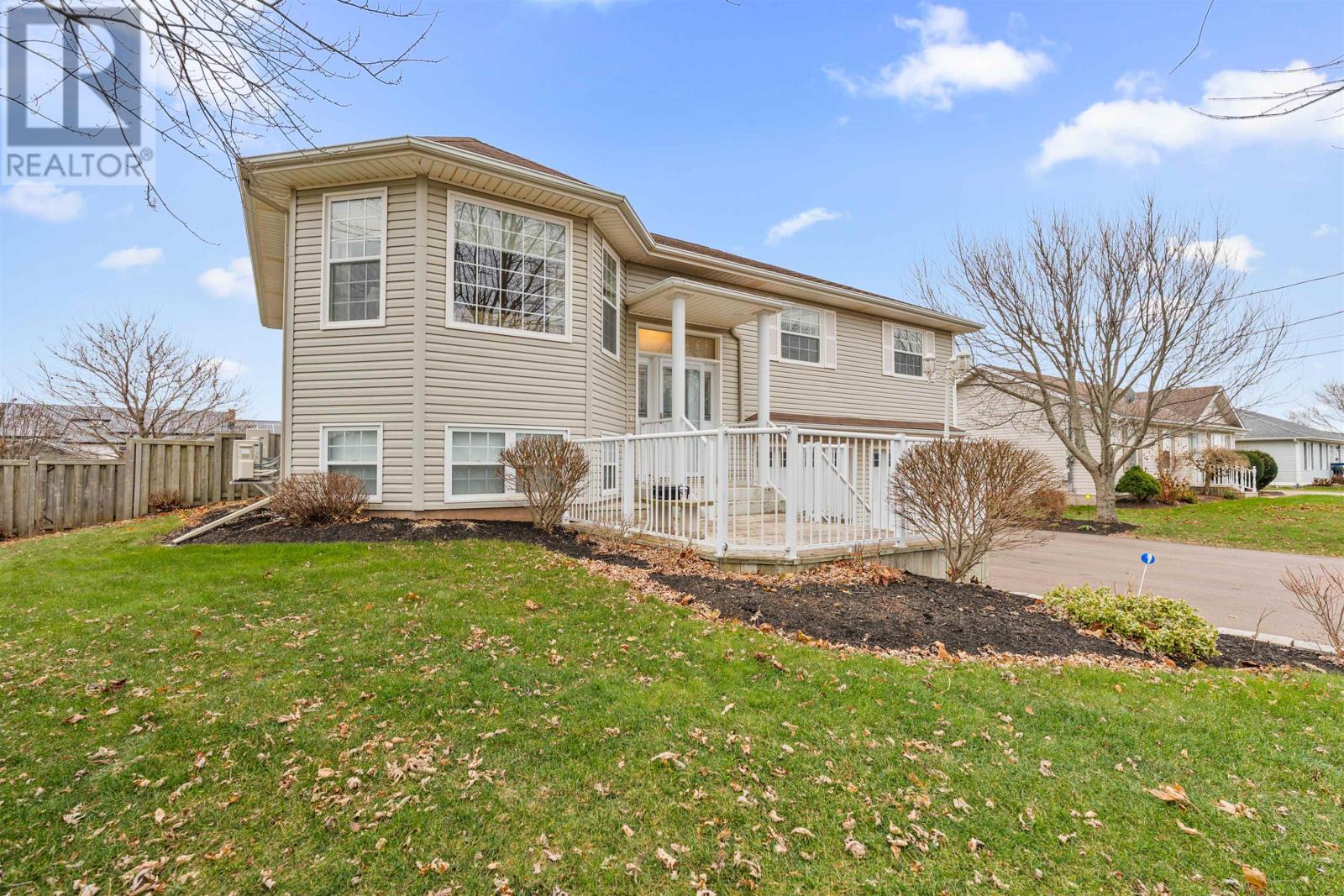 74 Hillside Drive, Summerside, Prince Edward Island C1N 6K3 - Photo 4 - 202529160