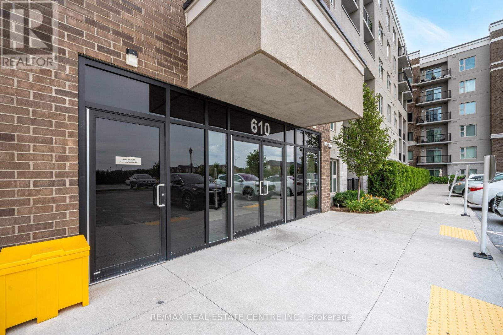 320 - 610 Farmstead Drive, Milton, Ontario  L9T 8X5 - Photo 2 - W12608900