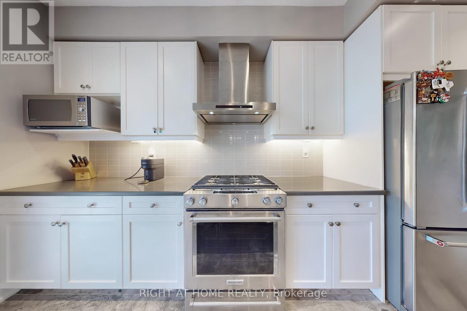 2003 Deerview Common, Oakville, Ontario  L6M 0Y2 - Photo 11 - W12608922