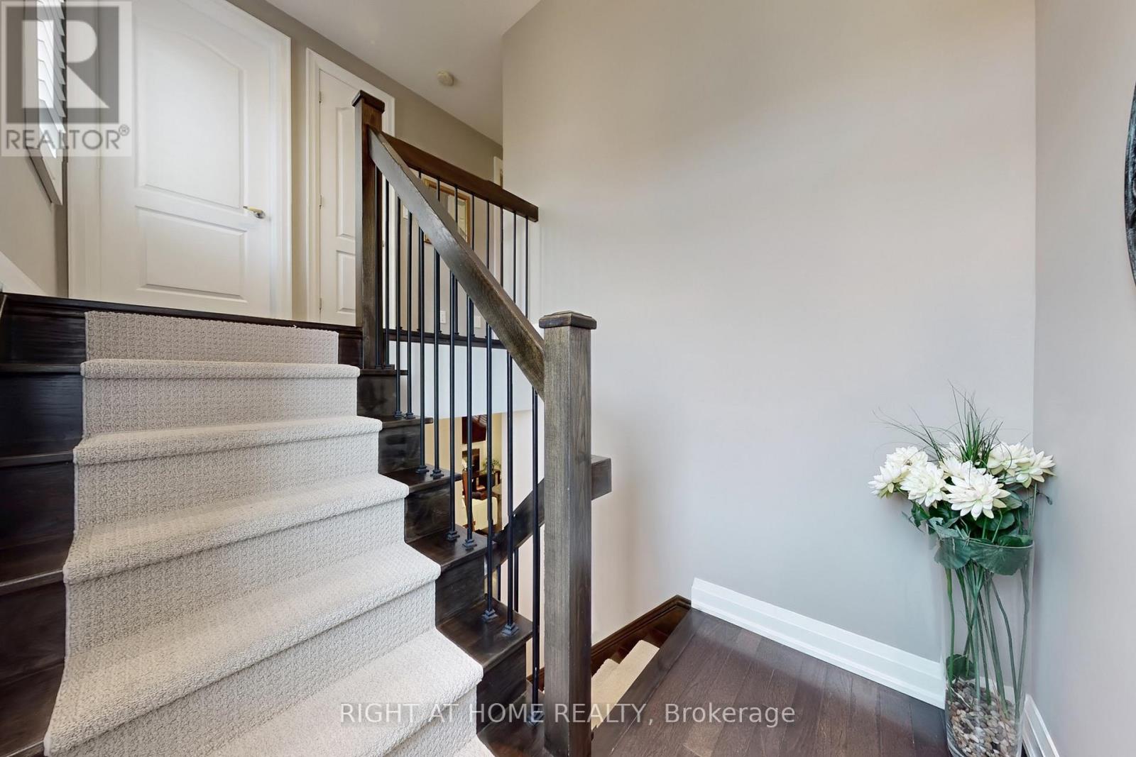 2003 Deerview Common, Oakville, Ontario  L6M 0Y2 - Photo 16 - W12608922