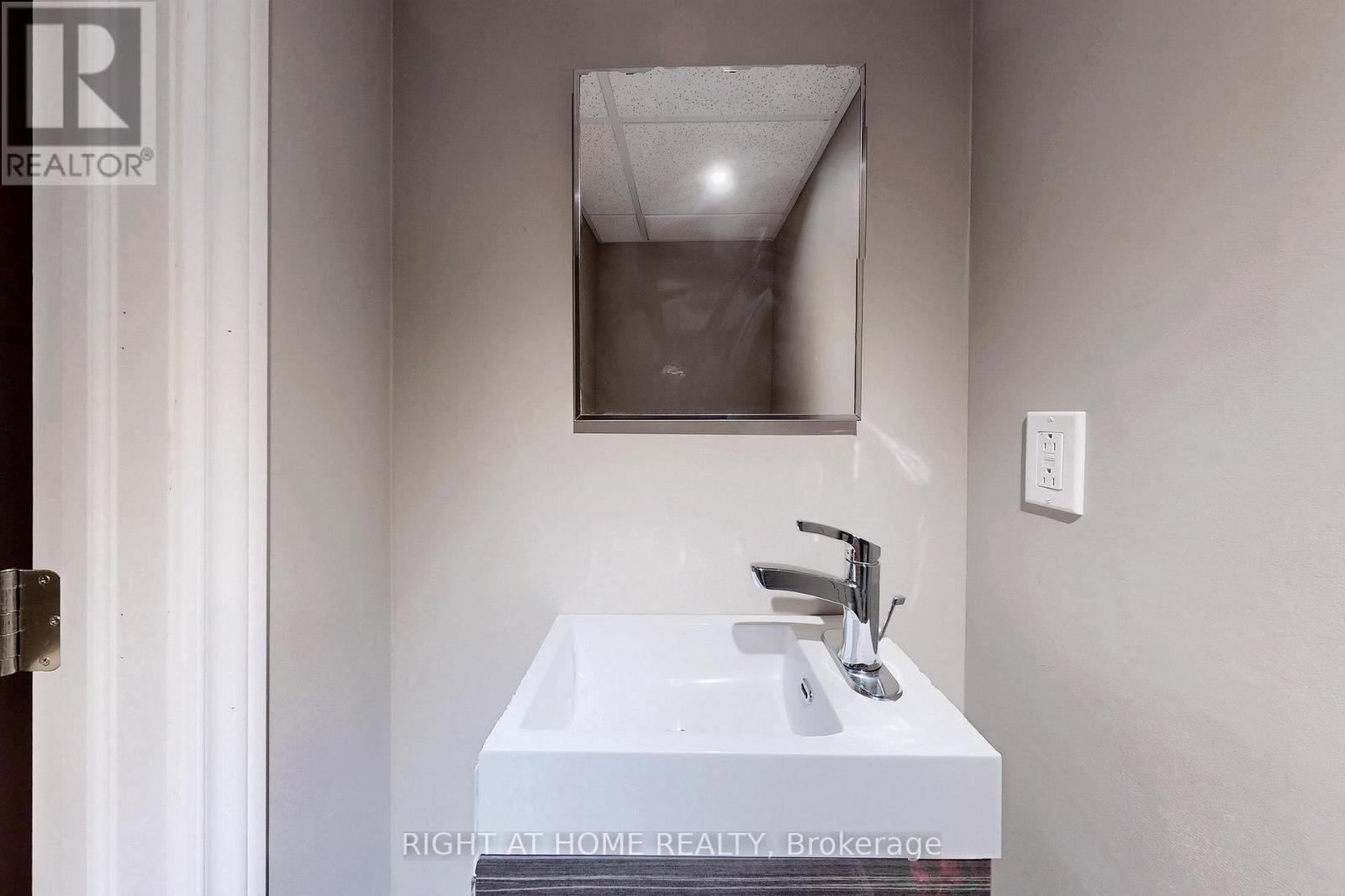 2003 Deerview Common, Oakville, Ontario  L6M 0Y2 - Photo 37 - W12608922