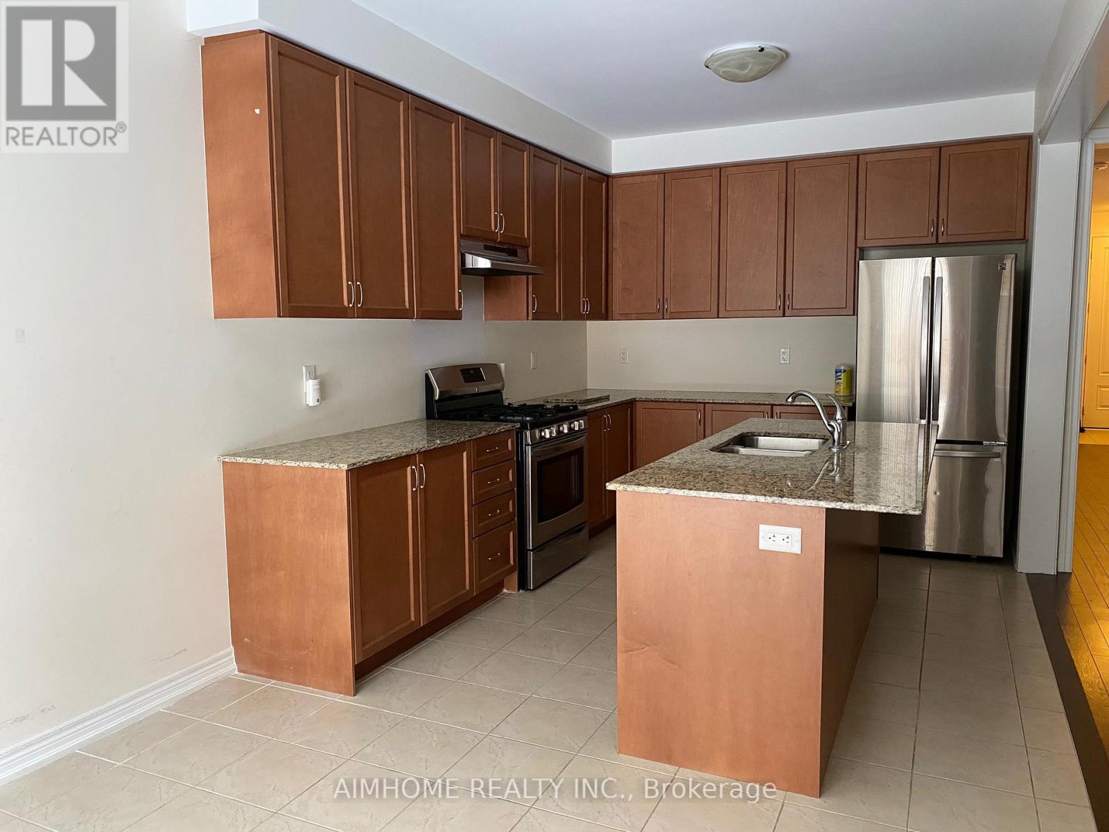 19 Hancock Street, Aurora, Ontario L4G 1B7 - Photo 6 - N12593740