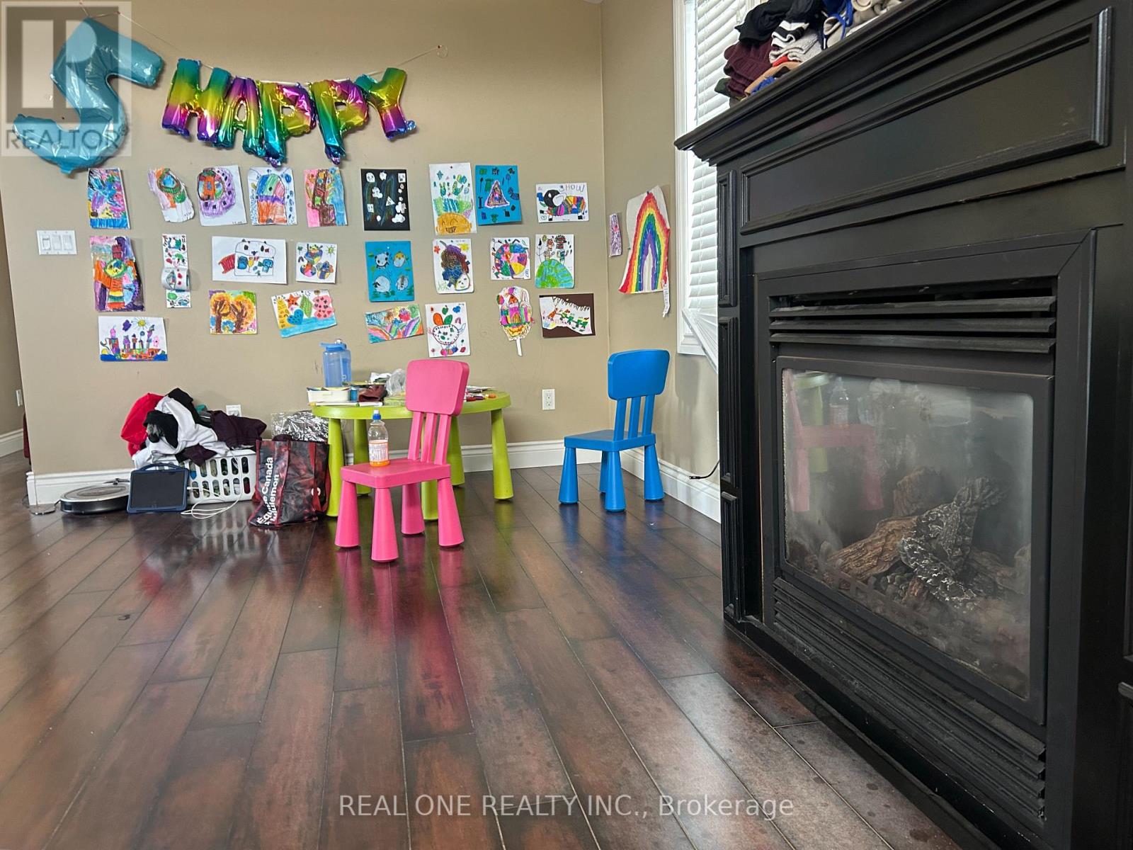 8 Queen Street, North Huron, Ontario  N0G 1E0 - Photo 7 - X12608888