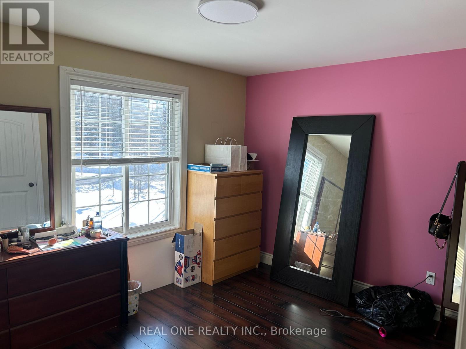 8 Queen Street, North Huron, Ontario  N0G 1E0 - Photo 8 - X12608888