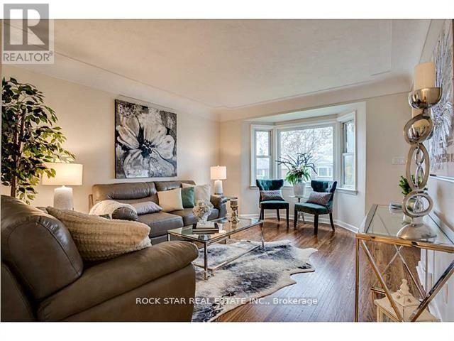 Upper - 324 East 33rd Street, Hamilton, Ontario  L8V 3T8 - Photo 4 - X12608910