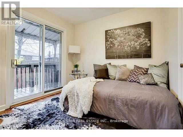 Upper - 324 East 33rd Street, Hamilton, Ontario  L8V 3T8 - Photo 6 - X12608910