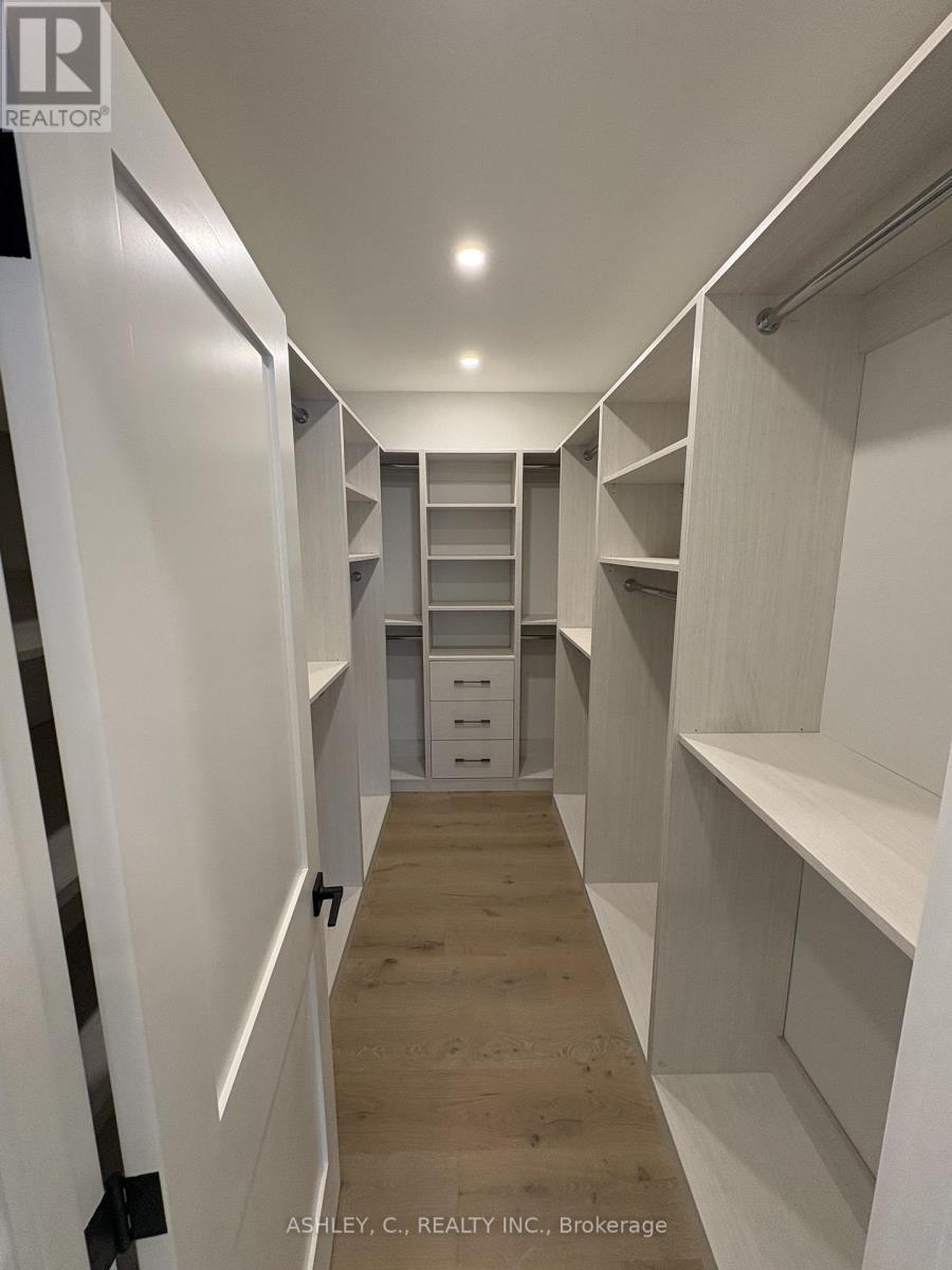 256 Mountain Road, Grimsby, Ontario  L3M 4E7 - Photo 18 - X12608930