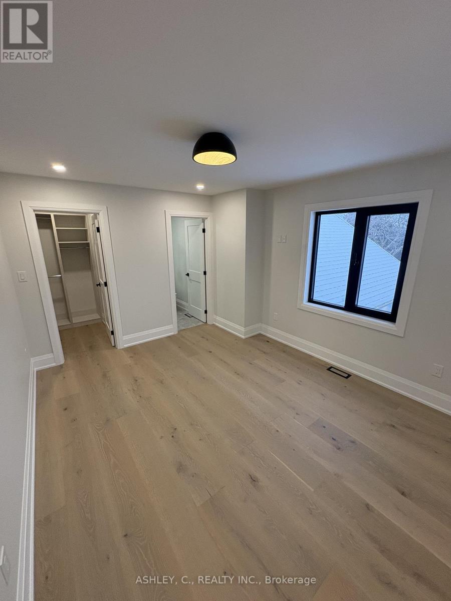 256 Mountain Road, Grimsby, Ontario  L3M 4E7 - Photo 24 - X12608930