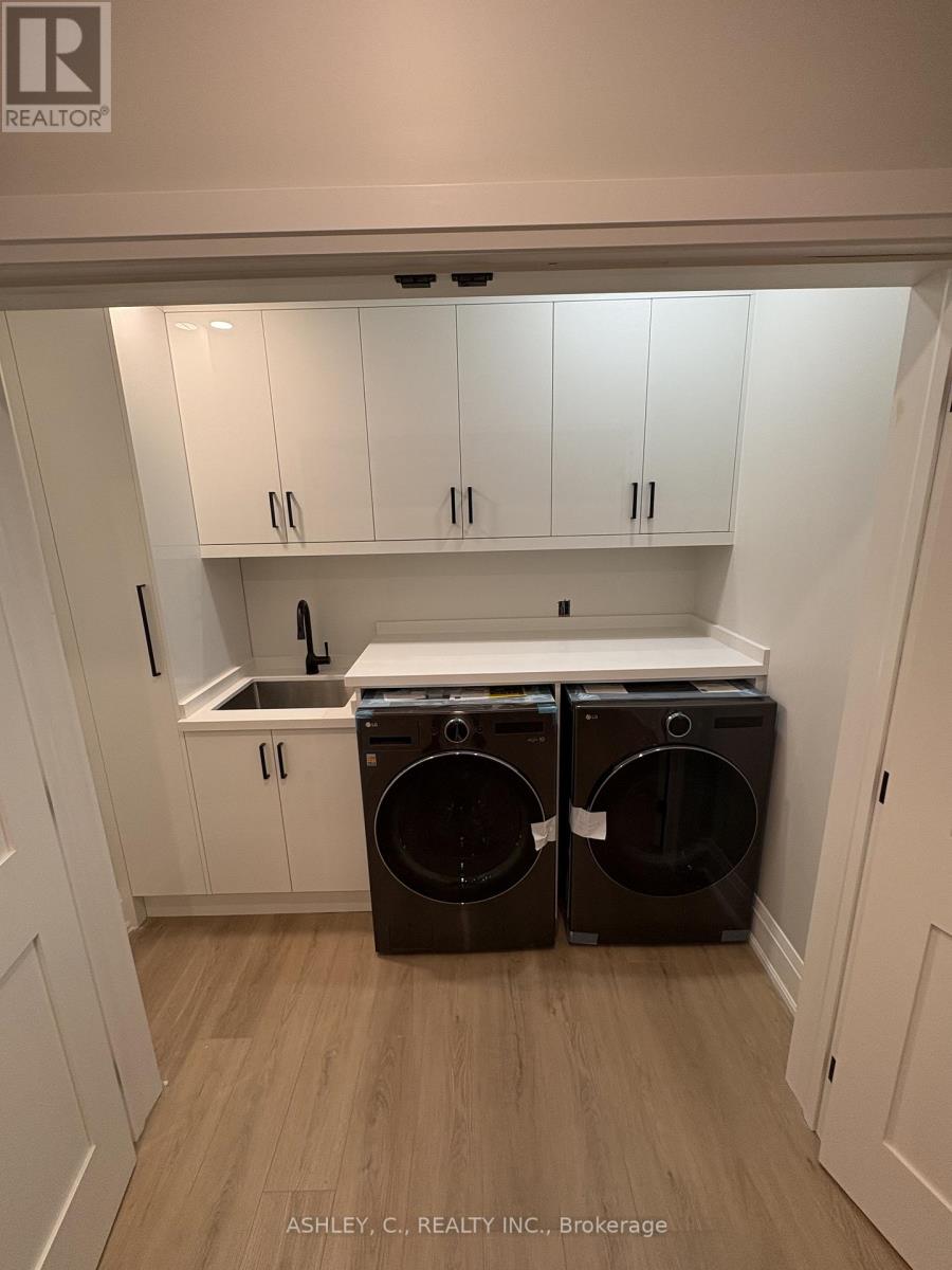 256 Mountain Road, Grimsby, Ontario  L3M 4E7 - Photo 32 - X12608930